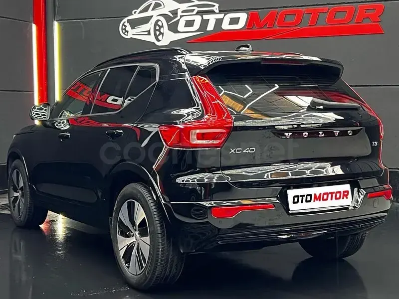 Usado Volvo XC40 Momentum 156 CV (114 kW) 2020 Negro SUV