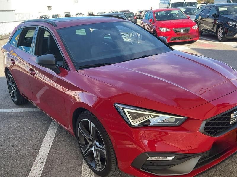 Usado Seat Leon FR 150 CV (110 kW) 2021 Rojo Utilitario