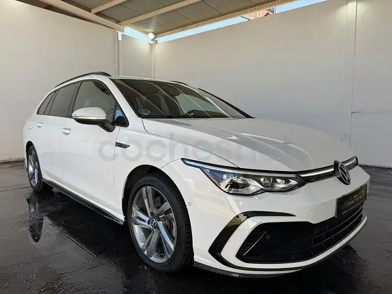 Usado VW Golf VIII R-line 150 CV (110 kW) 2022 Blanco Familiar