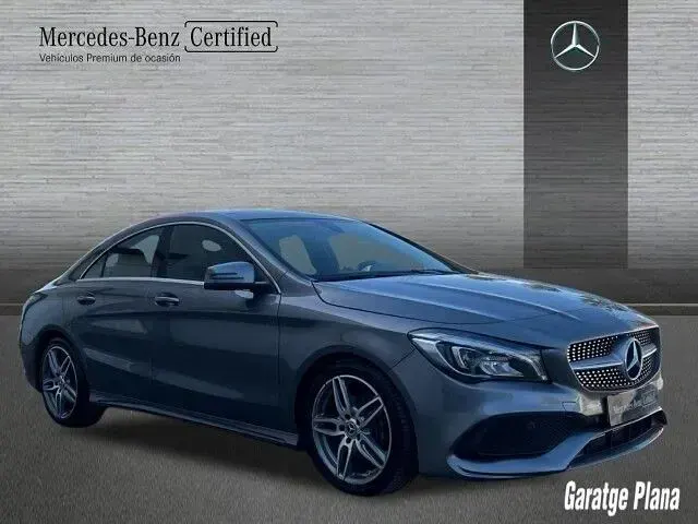 Usado Mercedes CLA200 136 CV (100 kW) 2018 Gris montaña Coupe