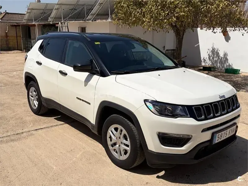 Usado Jeep Compass Sport 120 CV (88 kW) 2018 Blanco SUV