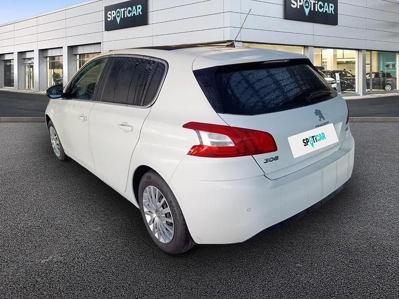 Usado Peugeot 308 Allure 130 CV (95 kW) 2017 Blanco Berlina