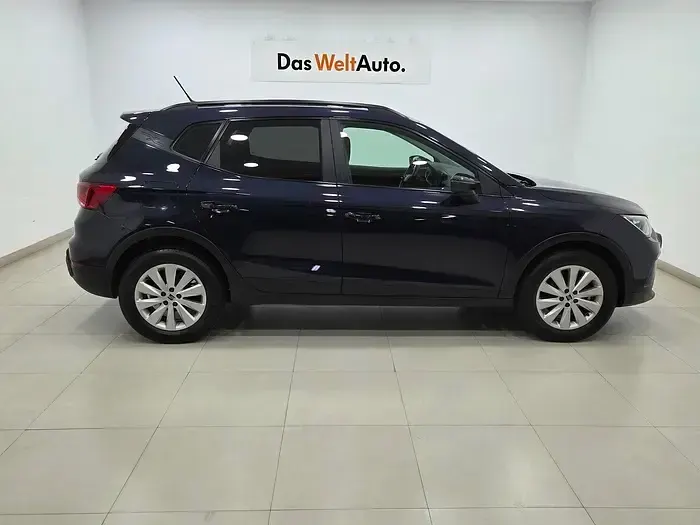 Usado Seat Arona Style Plus 110 CV (80 kW) 2022 Azul SUV