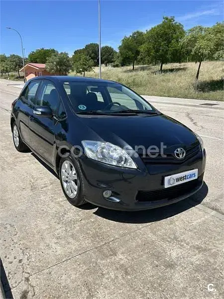 Usado Toyota Auris Active 132 CV (97 kW) 2012 Negro Berlina