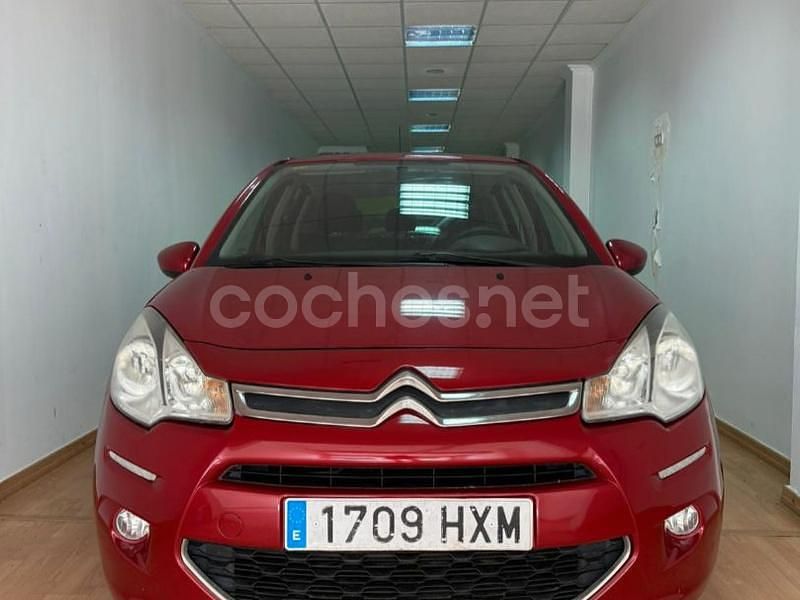 Usado Citroën C3 Attraction 68 CV (50 kW) 2014 Granate Utilitario