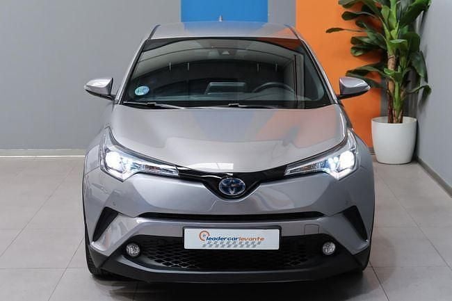 Usado Toyota C-HR Advance 122 CV (89 kW) 2020 Gris / plata SUV