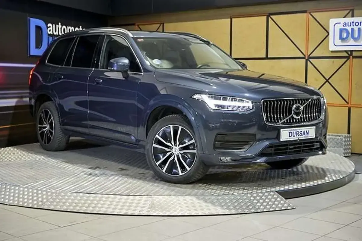 Używany Volvo XC90 Momentum 238 KM (175 kW) 2021 Szary SUV