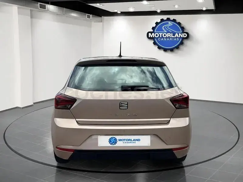 Usado Seat Ibiza Style 95 CV (69 kW) 2017 Rosa Berlina