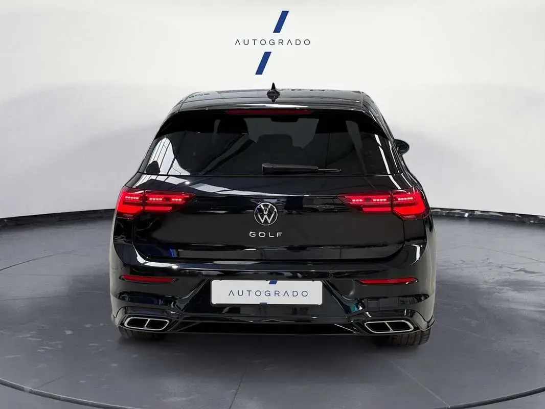 Usado VW Golf VIII R-line 150 CV (110 kW) 2022 Negro Utilitario