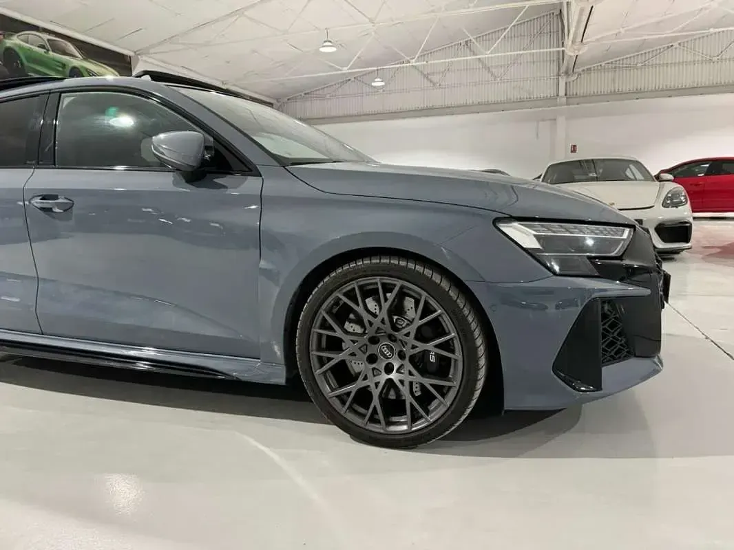 Usado Audi RS3 Sportback Performance 400 CV (294 kW) 2025 Azul Utilitario
