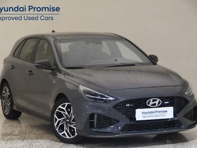 Usado Hyundai i30 N Line 100 CV (73 kW) 2025 Gris / plata Berlina
