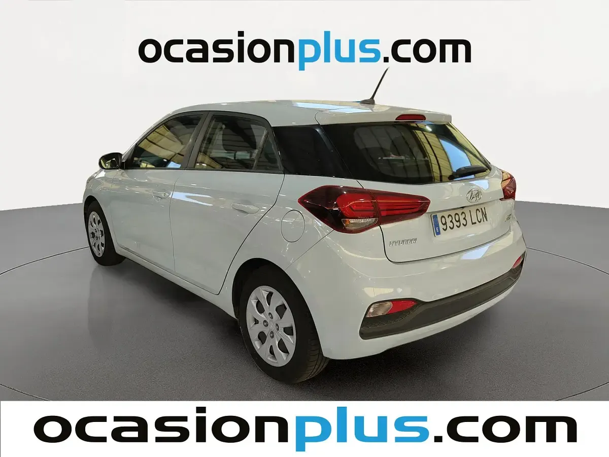 Usado Hyundai i20 75 CV (55 kW) 2019 Gris Utilitario