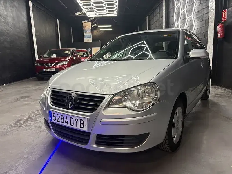 Usado VW Polo Sportline 80 CV (58 kW) 2007 Gris / plata Utilitario
