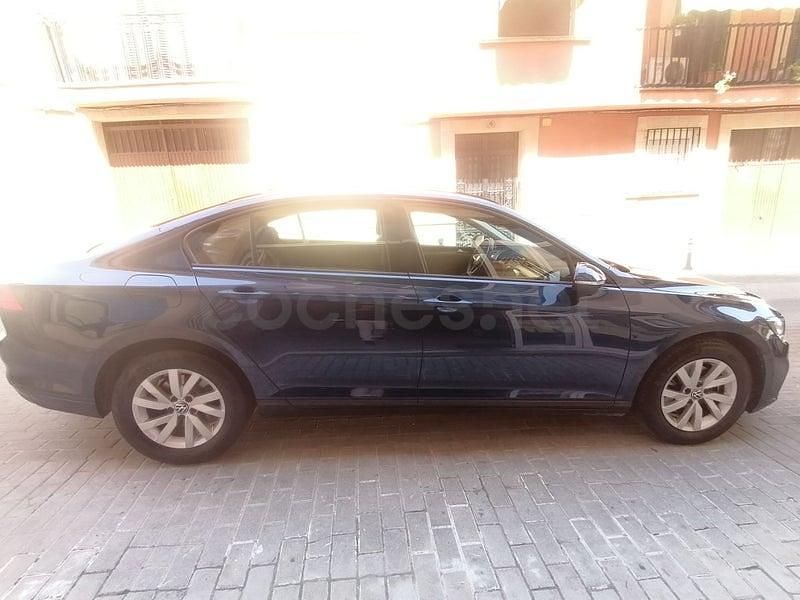 Begagnad VW Passat 150 HK (110 kW) 2021 Blå Sedan