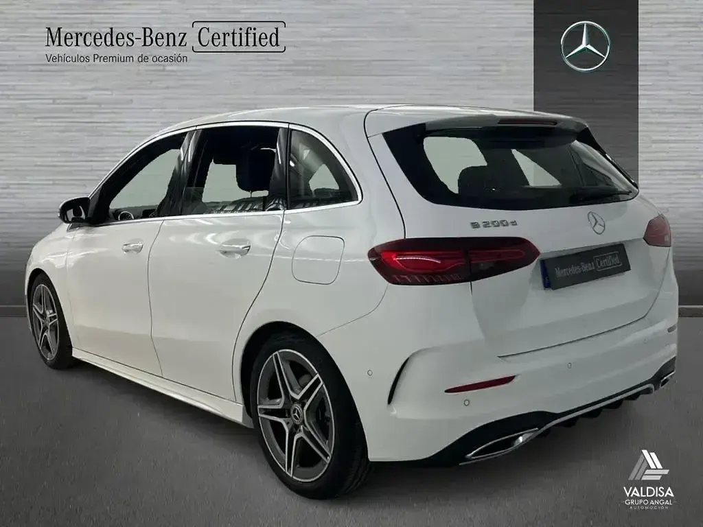 Usado Mercedes B200 AMG line 150 CV (110 kW) 2025 Blanco Utilitario