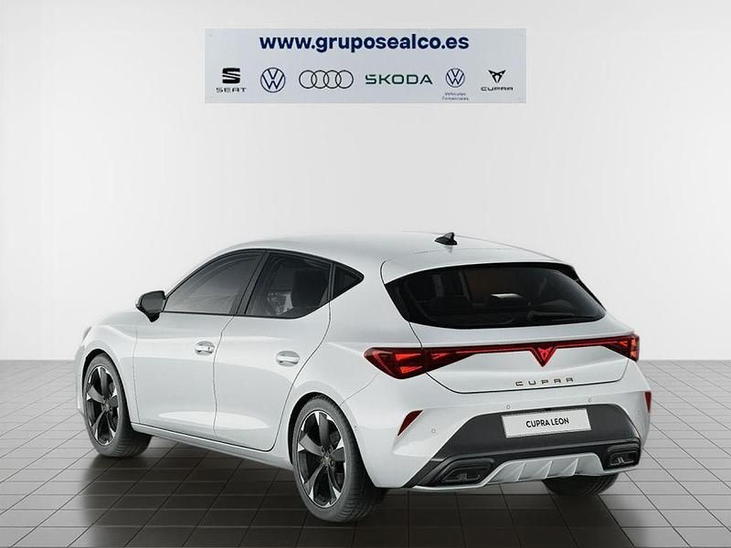 Usado Cupra Leon 150 CV (110 kW) 2025 Blanco Berlina