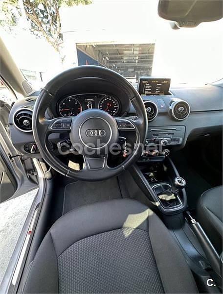 Gris / plata Usado 2015 Audi A1 Sportback Utilitario | 13.900 € (Un poco caro) - Imagen 1/1