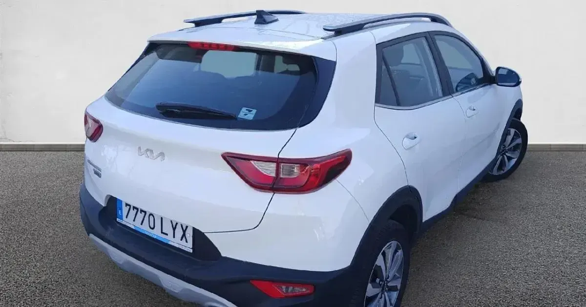 Usado Kia Stonic 100 CV (73 kW) 2022 SUV