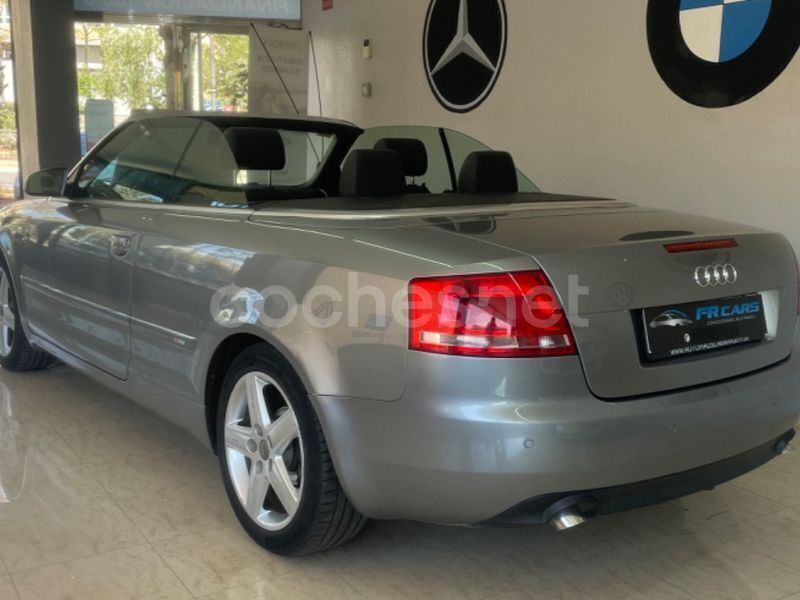 Usado Audi A4 Cabriolet 140 CV (102 kW) 2007 Gris / plata Descapotable