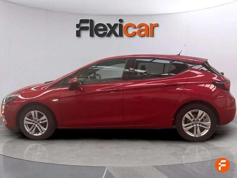 Usado Opel Astra 110 CV (80 kW) 2020 Rojo Berlina