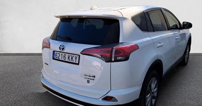 Usado Toyota RAV4 Hybrid Advance 197 CV (144 kW) 2018 SUV
