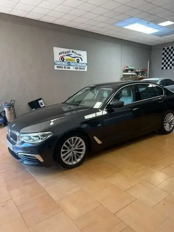 Usado BMW 520 Luxury Line 190 CV (139 kW) 2017 Negro Berlina