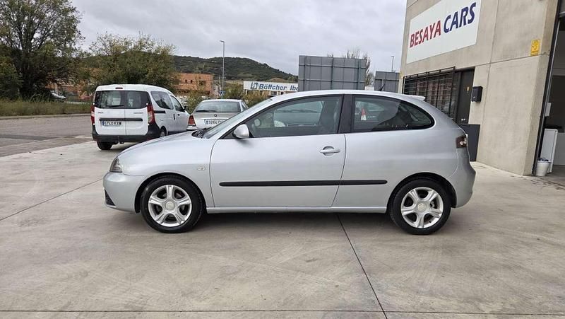 Usado Seat Ibiza Stylance 100 CV (73 kW) 2006 Gris Utilitario