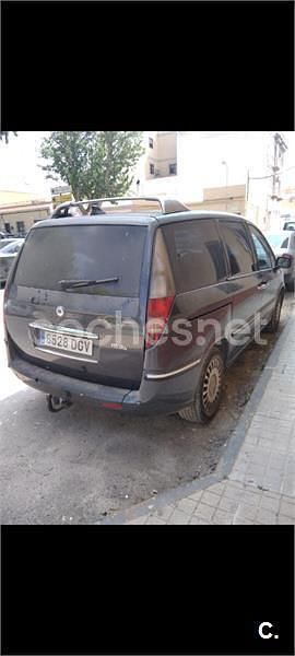 Usado Lancia Phedra 136 CV (100 kW) 2006 Negro Monovolumen