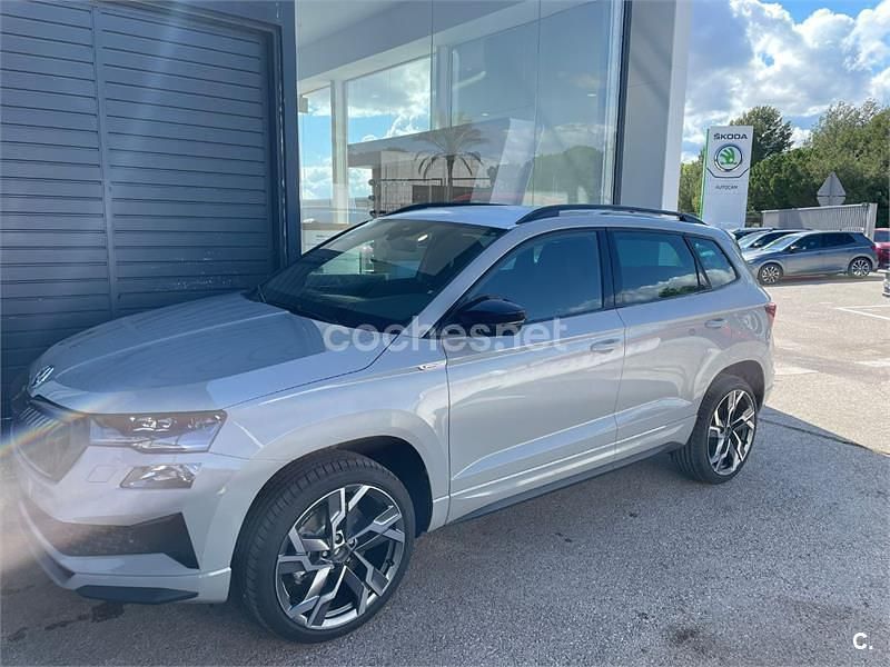 Usado Skoda Karoq Ambition 150 CV (110 kW) 2023 Gris / plata SUV
