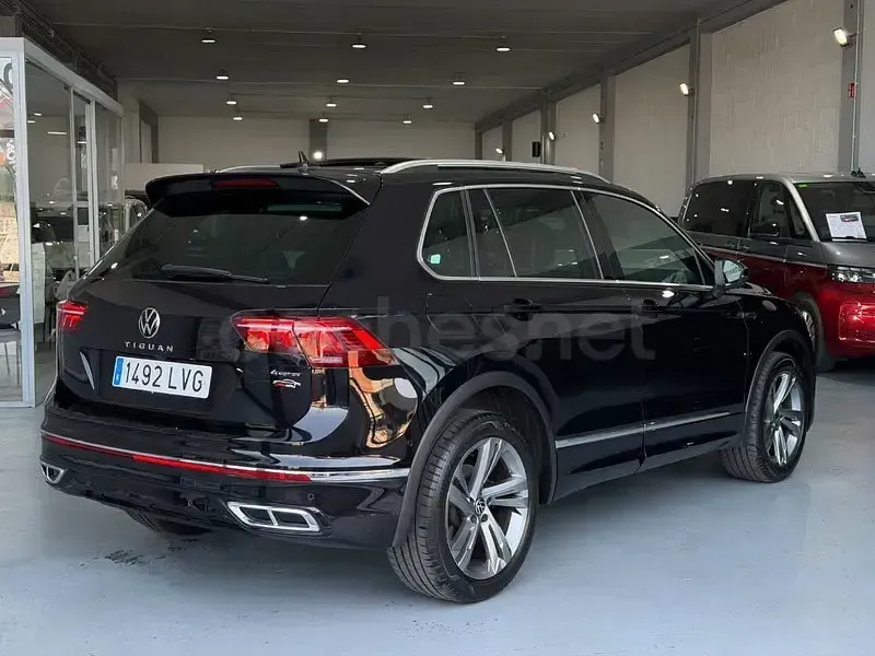 Usado VW Tiguan R-line 150 CV (110 kW) 2022 Negro SUV