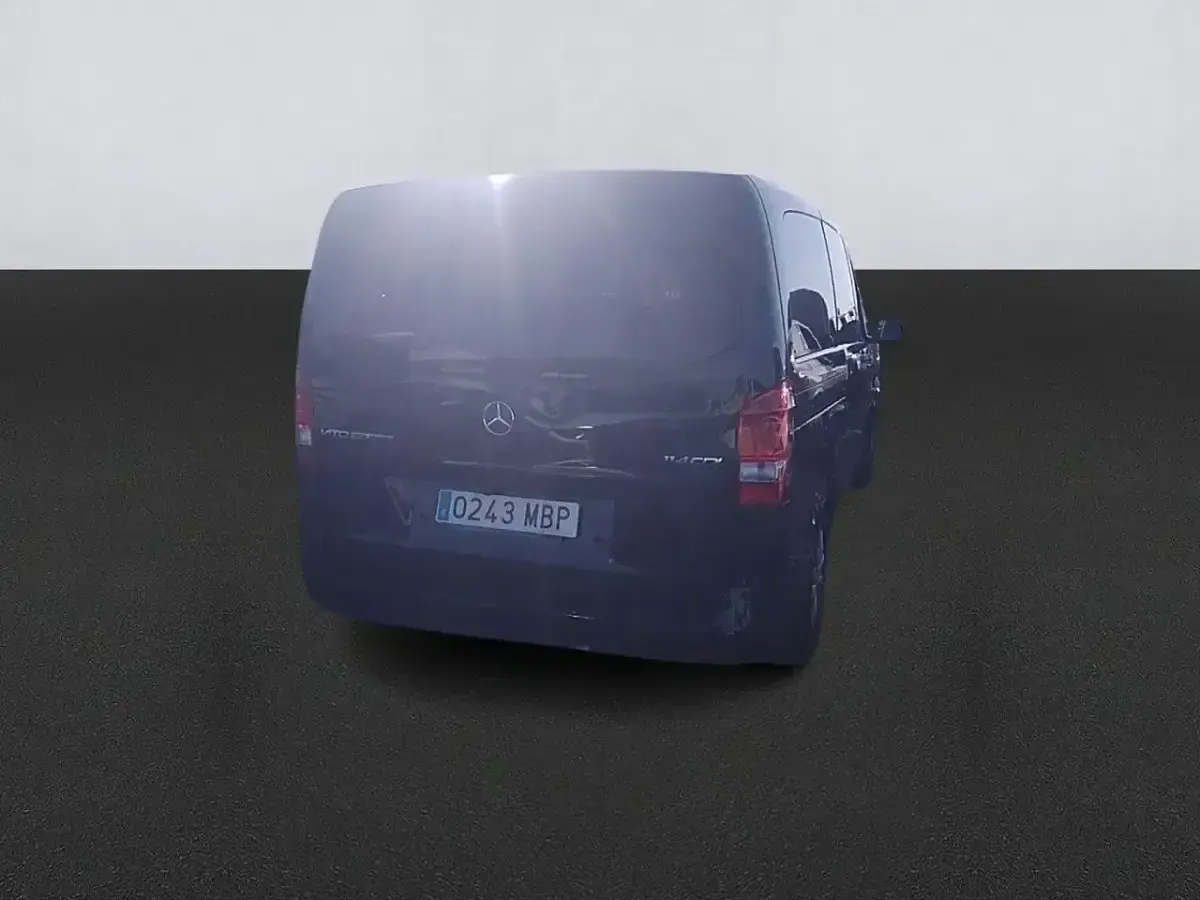 Usado Mercedes Vito 136 CV (100 kW) 2022 Azul Van