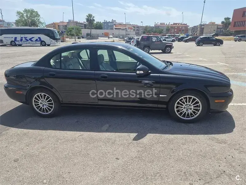 Usado Jaguar X-type Classic 145 CV (106 kW) 2009 Negro Berlina
