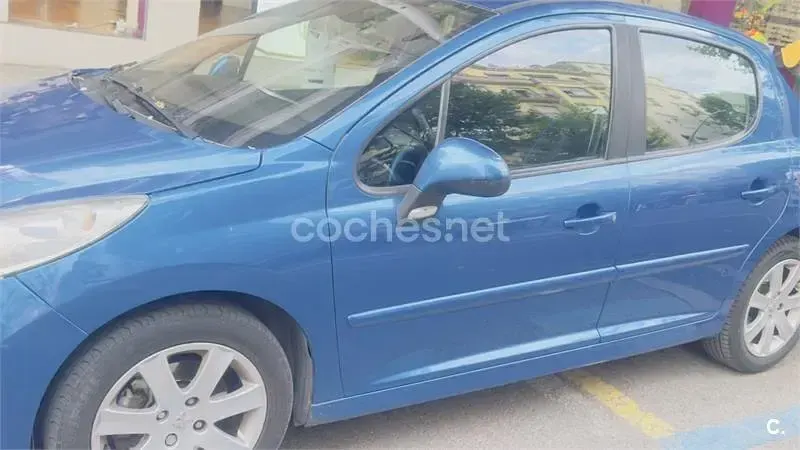 Usado Peugeot 207 90 CV (66 kW) 2006 Azul Berlina