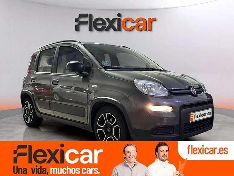 Usado Fiat Panda 71 CV (52 kW) 2022 Gris Utilitario