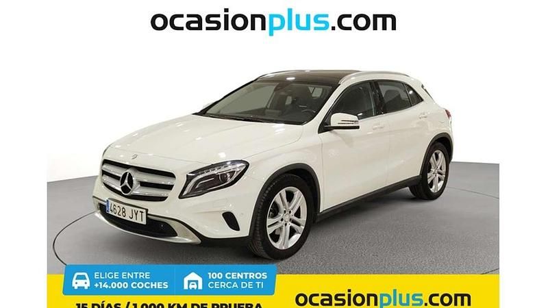 Blanco Usado 2015 Mercedes GLA200 Urban SUV | 21.490 € (Caro) - Imagen 1/4