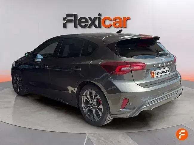 Usado Ford Focus ST-Line 125 CV (91 kW) 2022 Gris Berlina