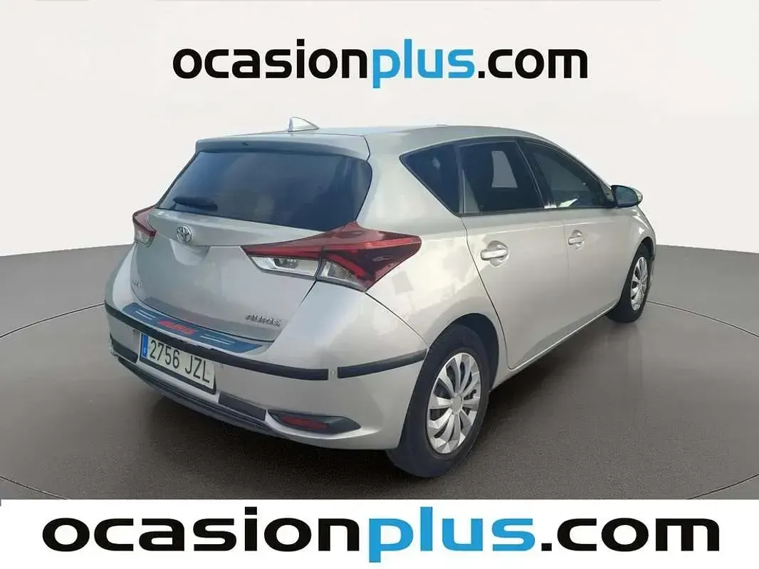 Usado Toyota Auris Business Edition 90 CV (66 kW) 2017 Gris Utilitario