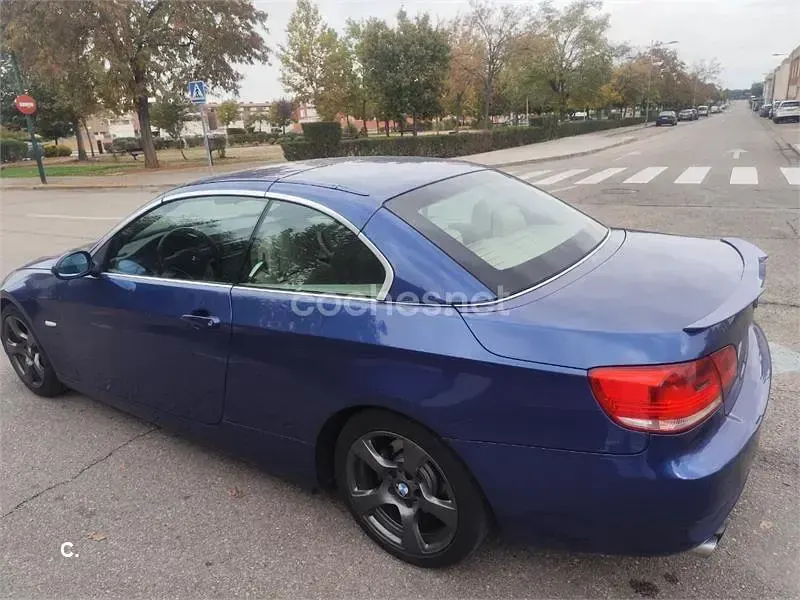 Usado BMW 325 218 CV (160 kW) 2007 Azul Descapotable