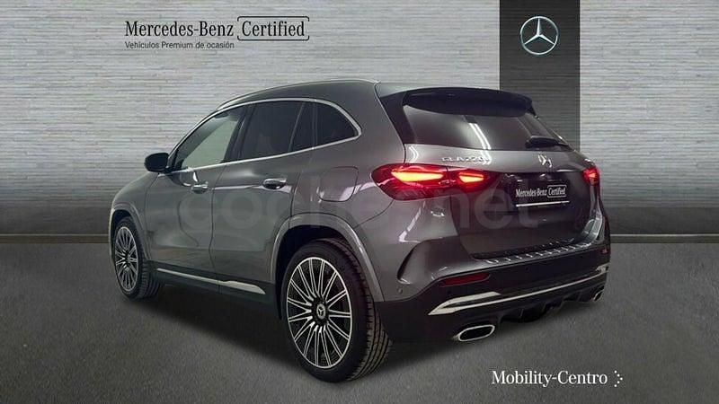 Usado Mercedes GLA220 AMG line 190 CV (139 kW) 2024 Gris montaña SUV