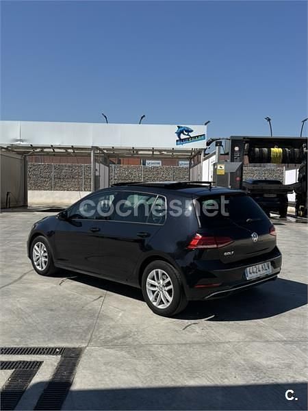 Używany VW Golf VII Advance 125 KM (91 kW) 2018 Czarny Sedan/Limuzyna