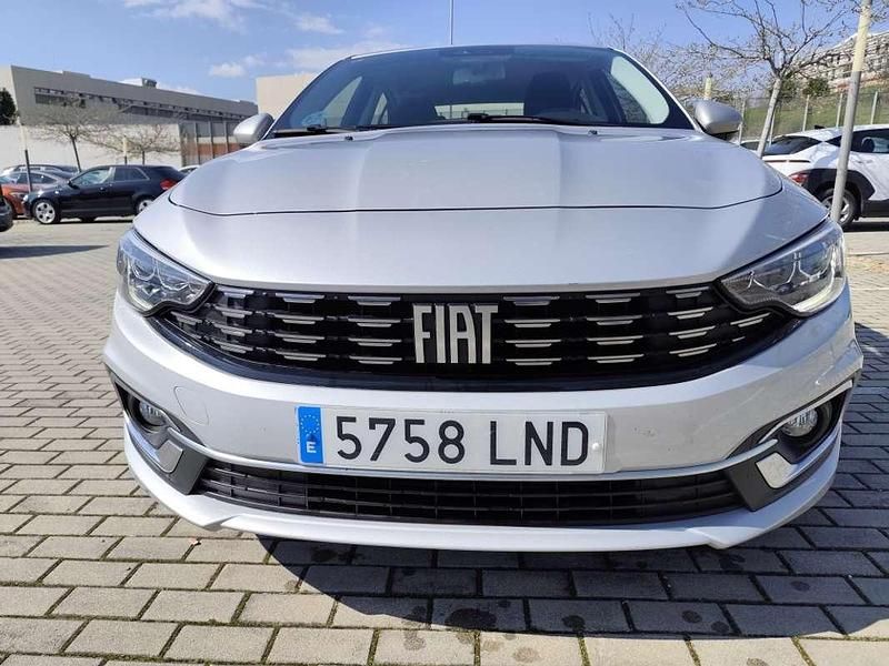 Usado Fiat Tipo 99 CV (72 kW) 2021 Plateado Utilitario