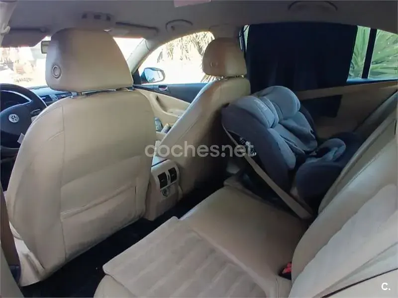 Usado VW Passat Highline 140 CV (102 kW) 2007 Negro Berlina