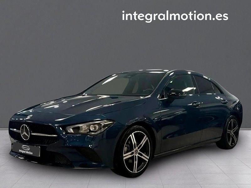 Usado Mercedes CLA180 136 CV (100 kW) 2023 Azul Berlina