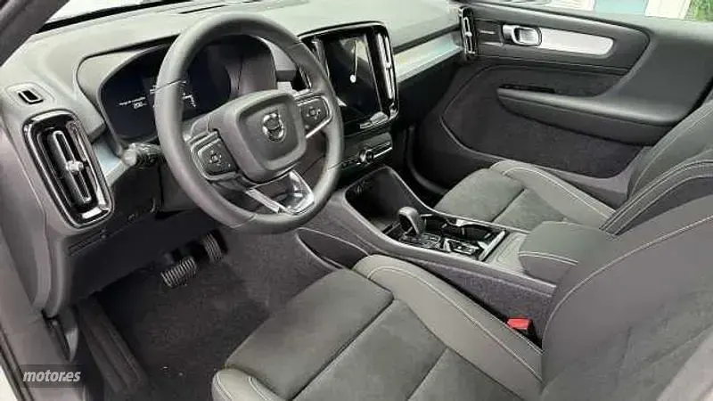 Nuevo Volvo XC40 Ultra 163 CV (119 kW) 2026 Blanco SUV