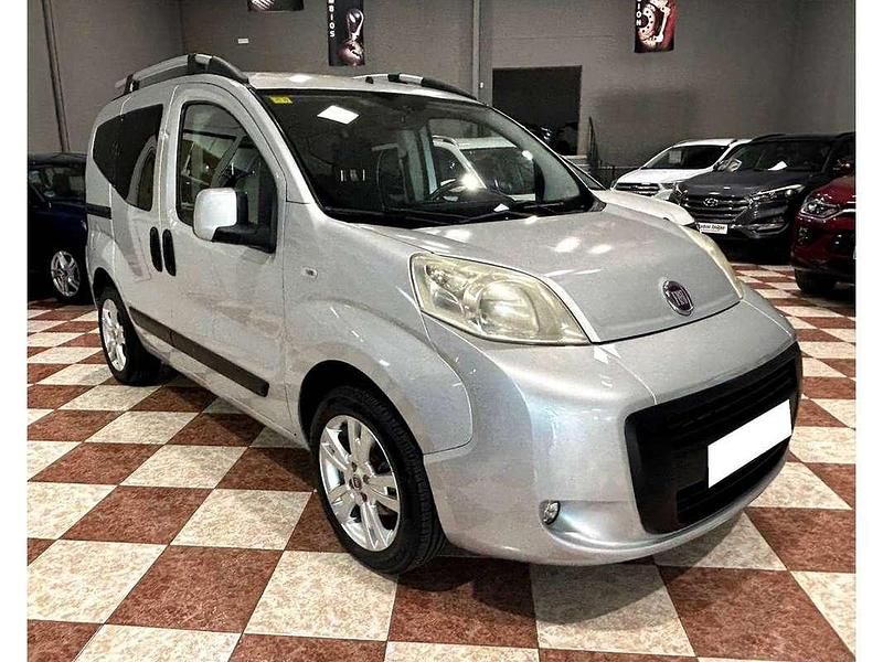 Plateado Usado 2015 Fiat Fiorino Dynamic Monovolumen | 9500 € (Un poco caro) - Imagen 1/4