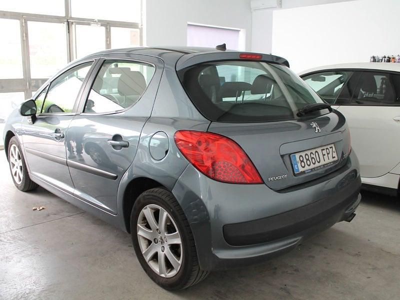 Usado Peugeot 207 90 CV (66 kW) 2007 Gris / plata Berlina