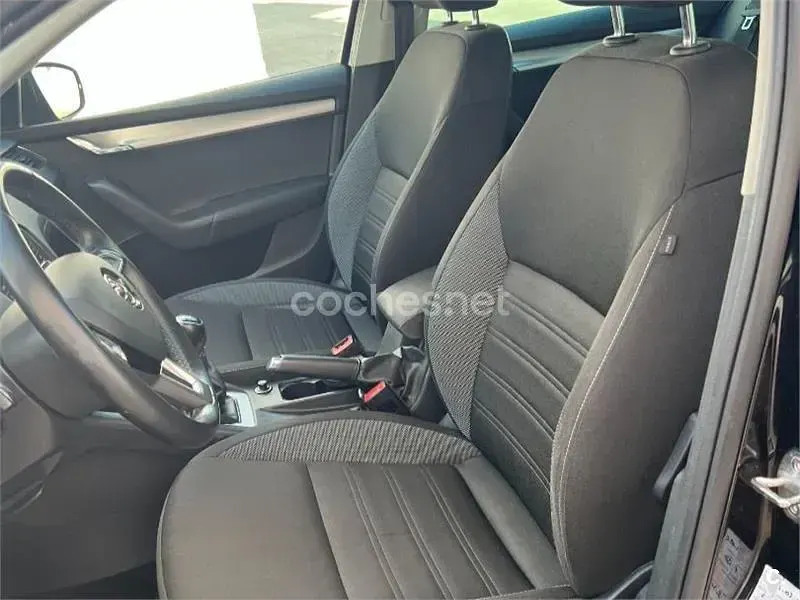 Usado Skoda Octavia Ambition 110 CV (80 kW) 2018 Negro Berlina