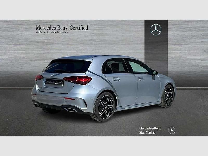 Usado Mercedes A180 136 CV (100 kW) 2025 Plateado Berlina