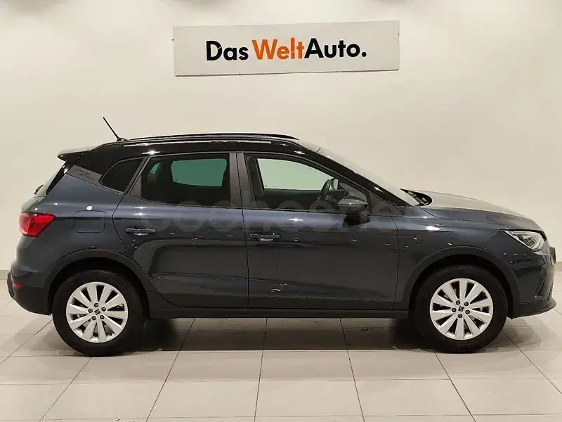 Usado Seat Arona Style 115 CV (84 kW) 2025 Gris / plata SUV