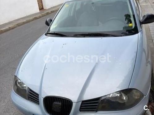 Gris / plata Usado 2003 Seat Ibiza Stella Berlina | 2800 € (Un poco caro) - Imagen 1/4